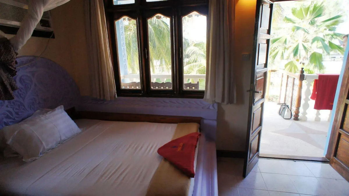 Smiles Beach Hotel