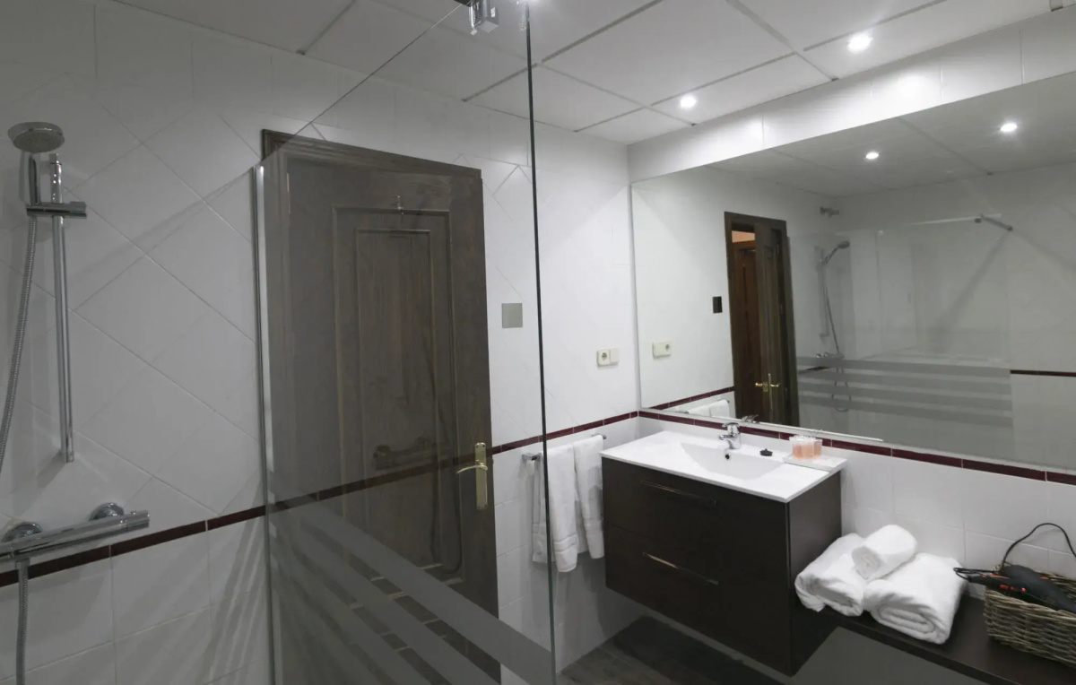 Shine Albayzín Hotel