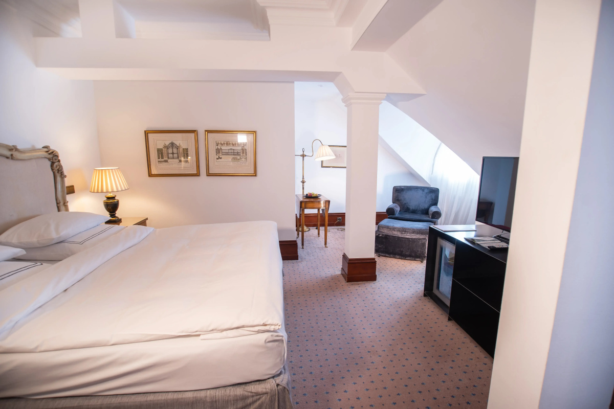 Schlosshotel Berlin By Patrick Hellmann