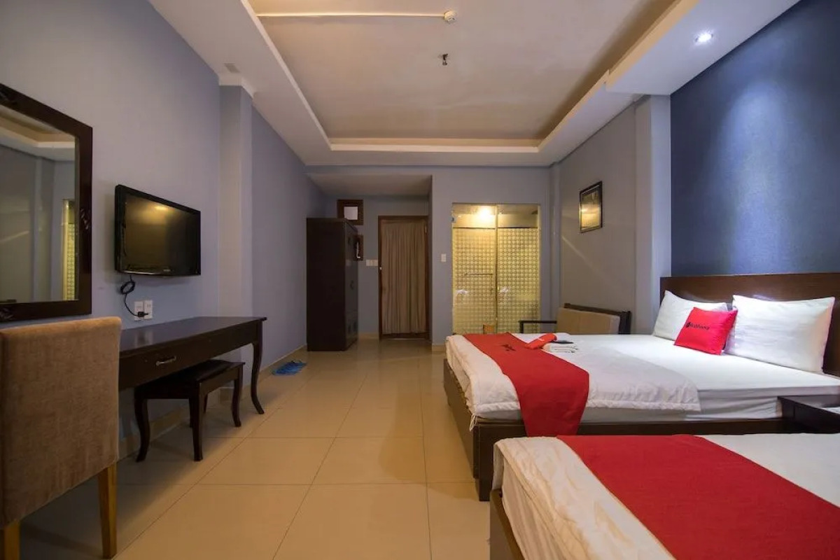 RedDoorz Near Tan Dinh Market 3