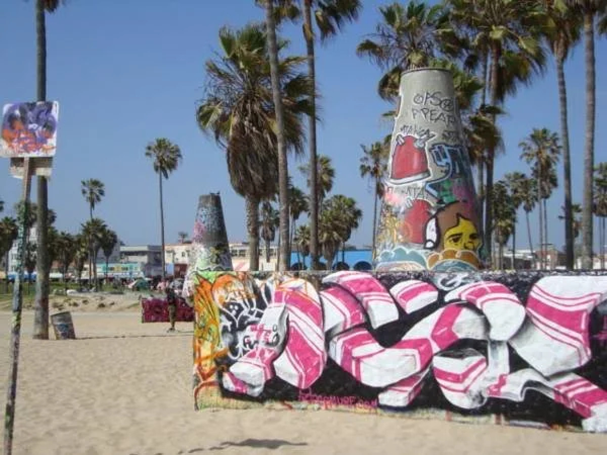 HI Los Angeles Santa Monica Hostel