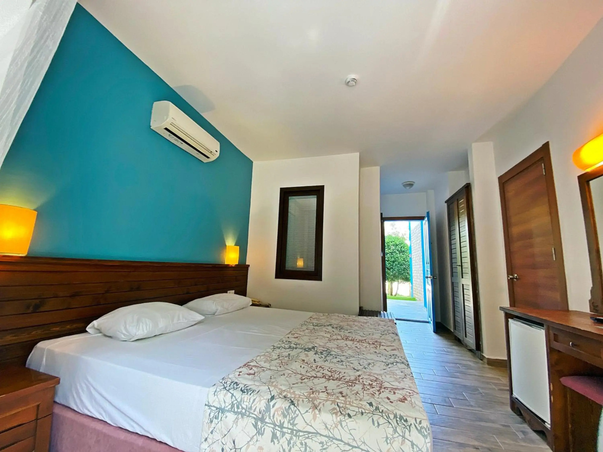 Romance Beach Hotel