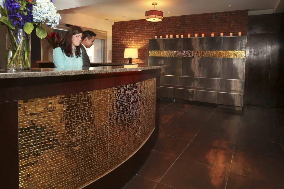 Broadway Hotel and Hostel