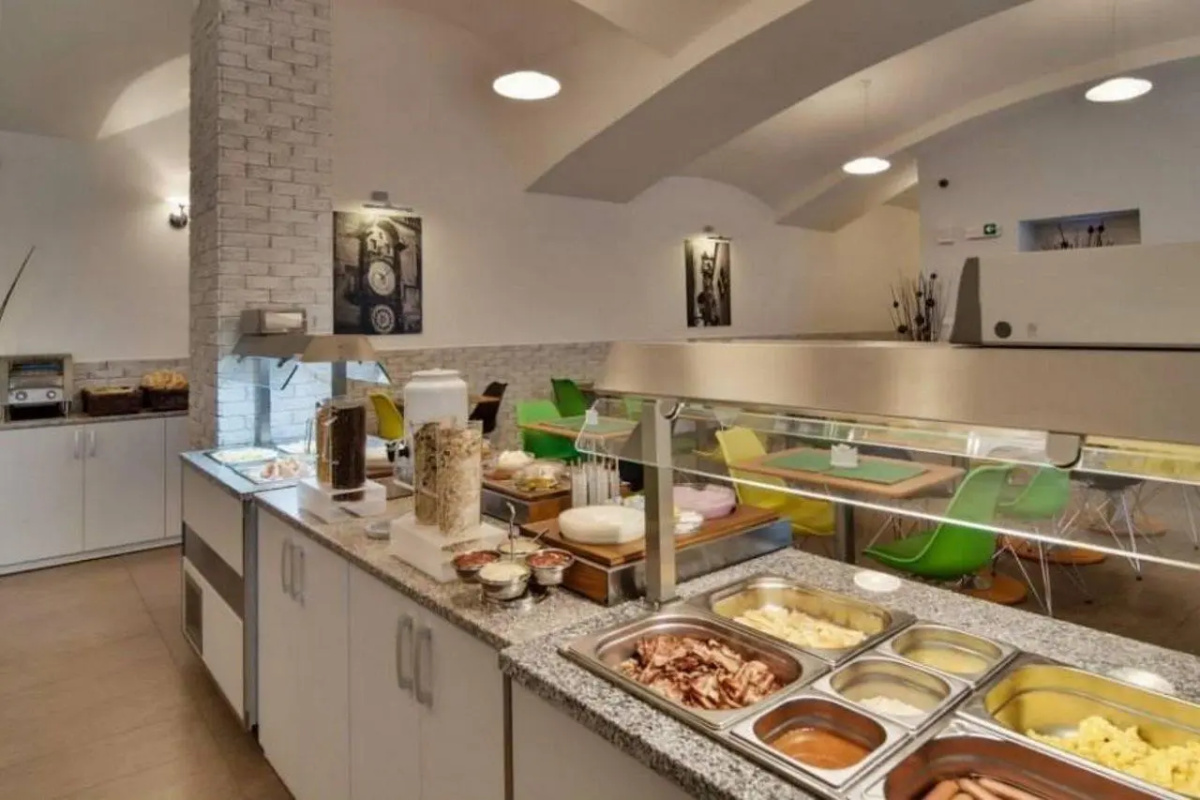 Hotel Adeba