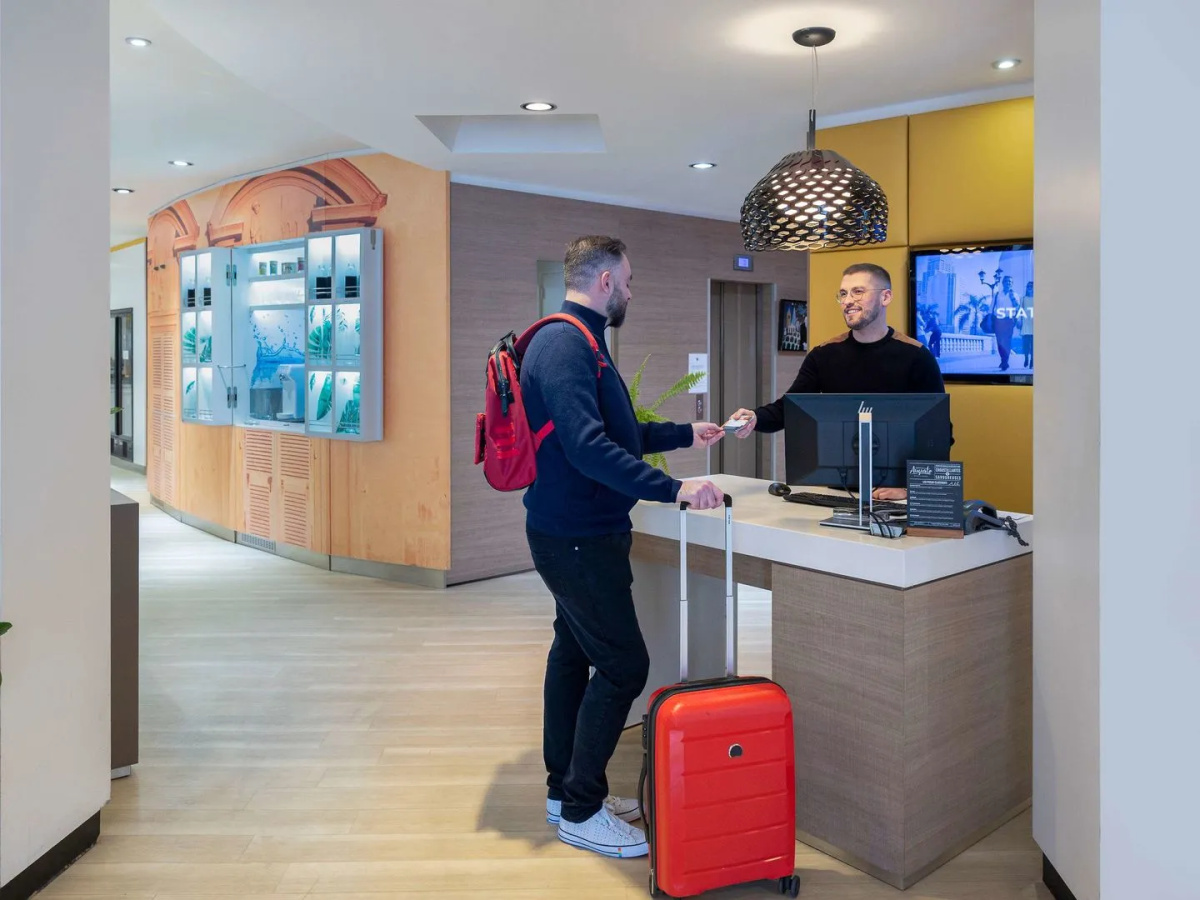 Отель Mercure Nice Centre Grimaldi