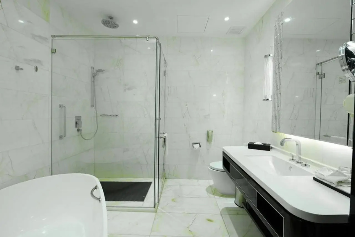 Pacific Regency Hotel Suites