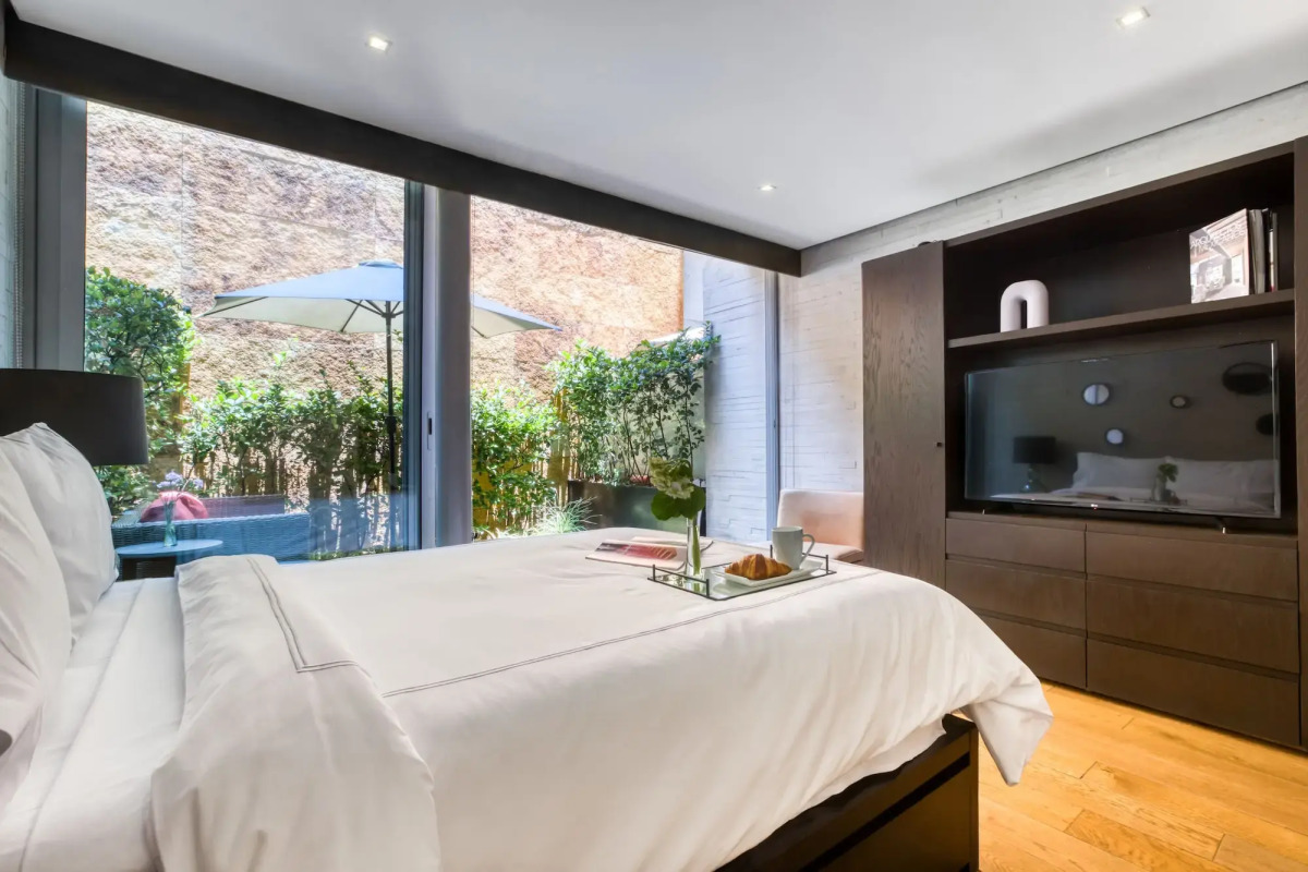 AR 218 Hotel by ULIV