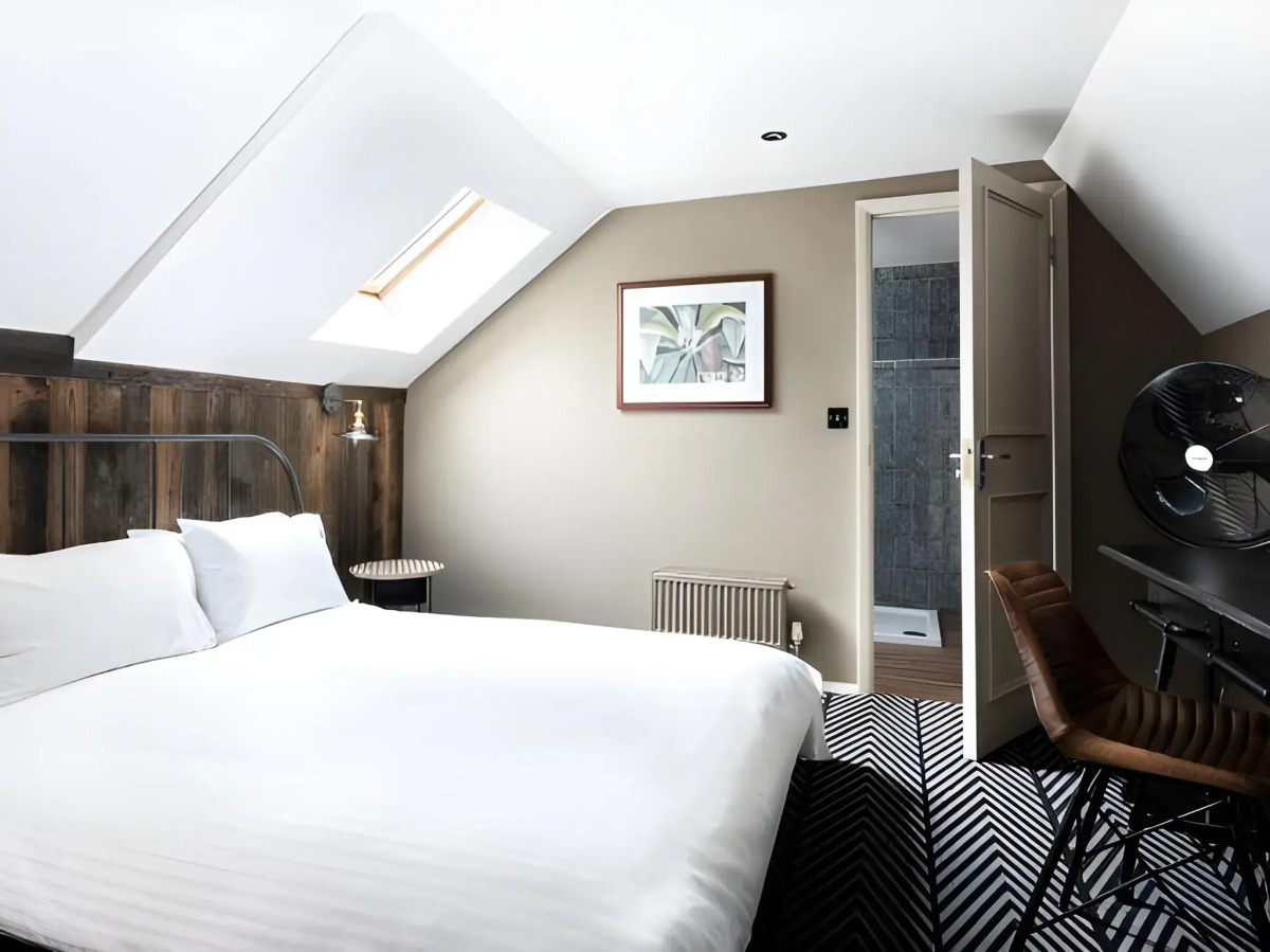 Publove The Rose & Crown