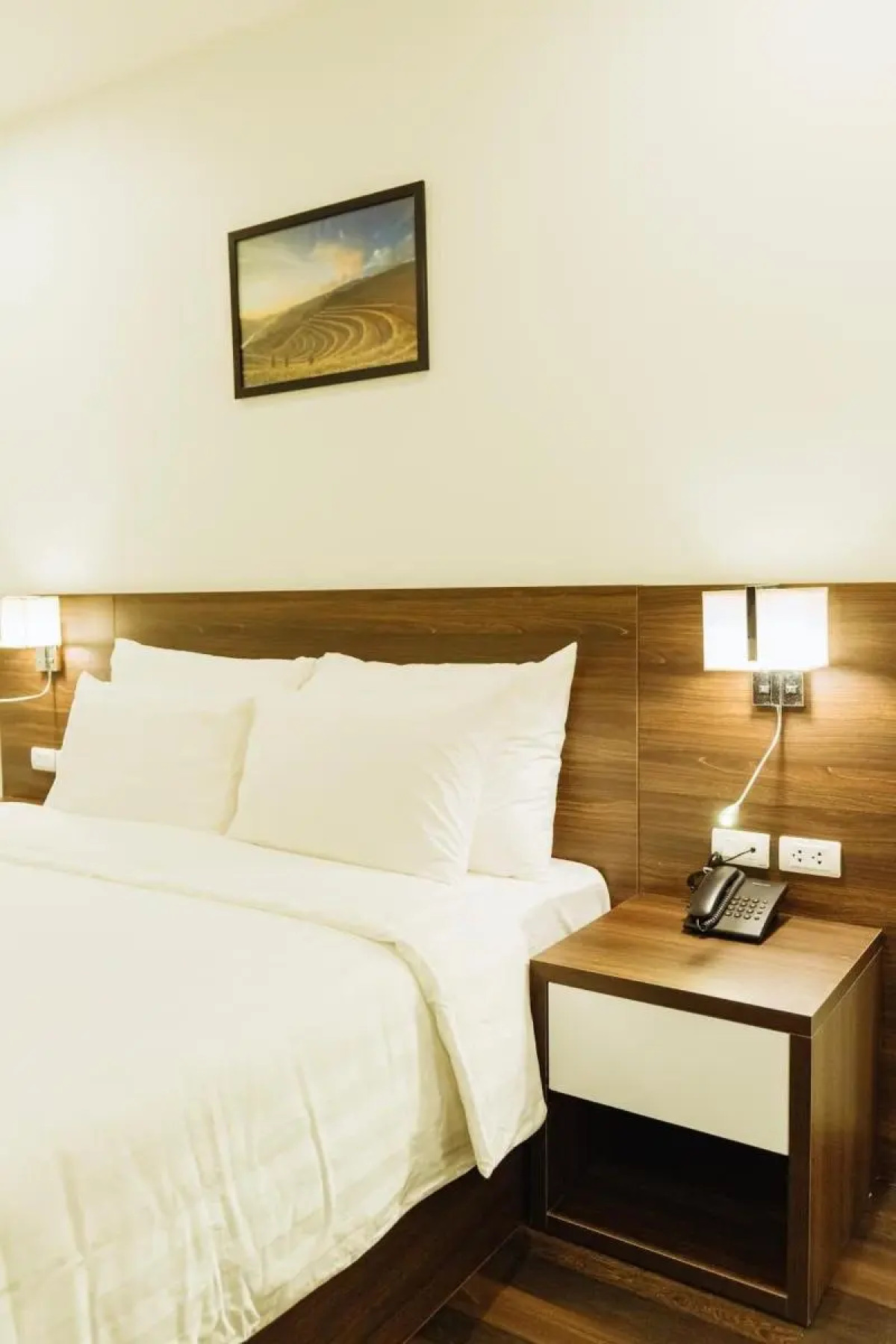 Paragon Noi Bai Hotel and Pool