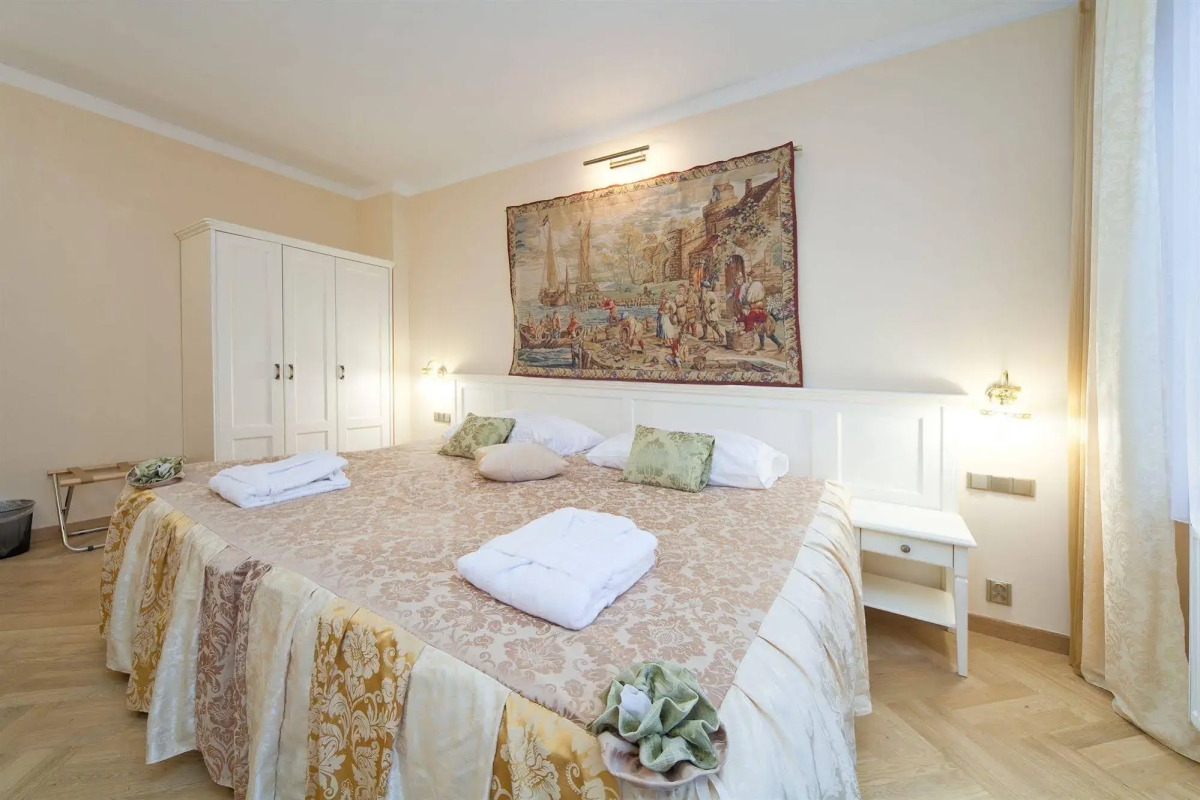 Merchant's Avenue Hotel