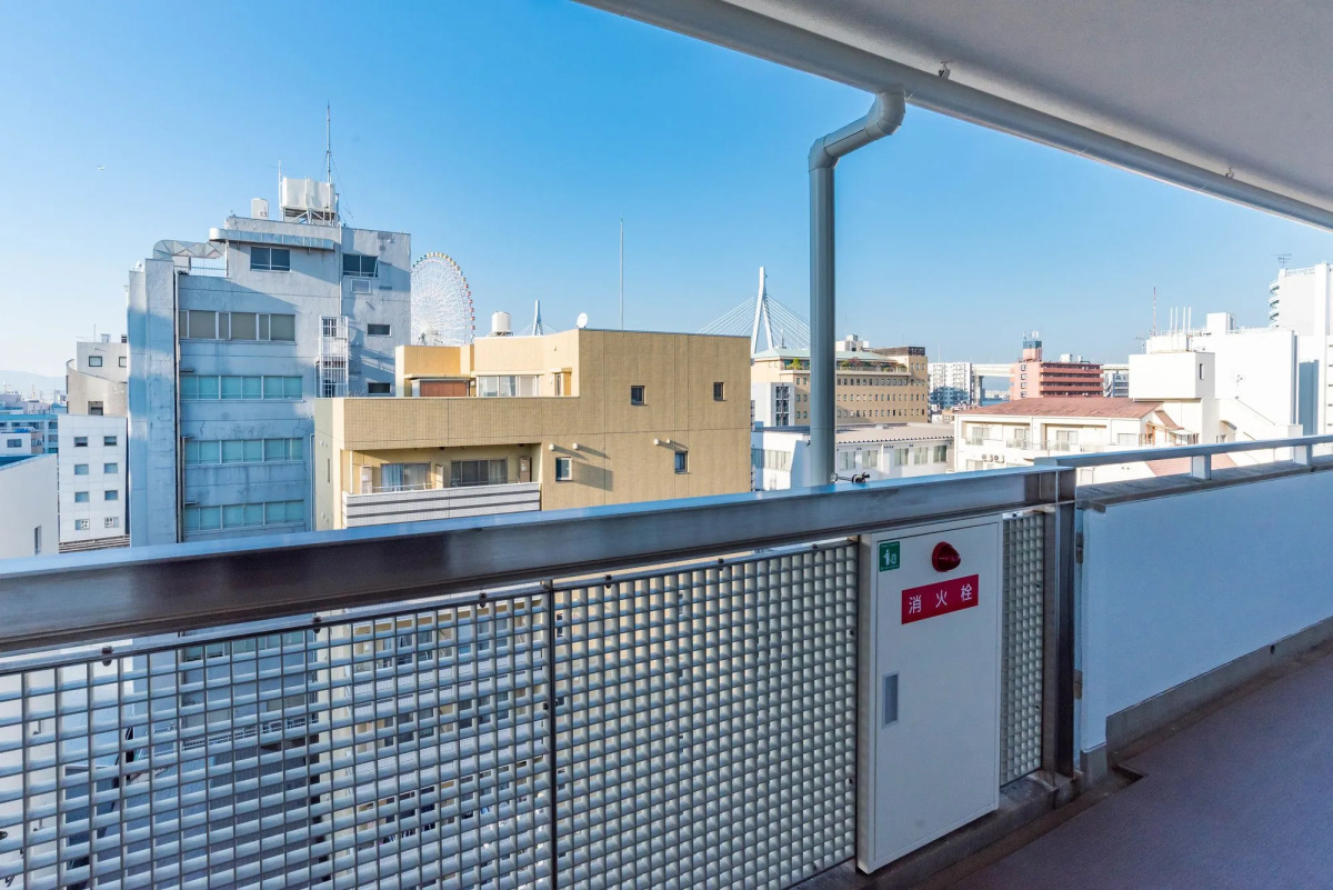 Universal Bay Condominium