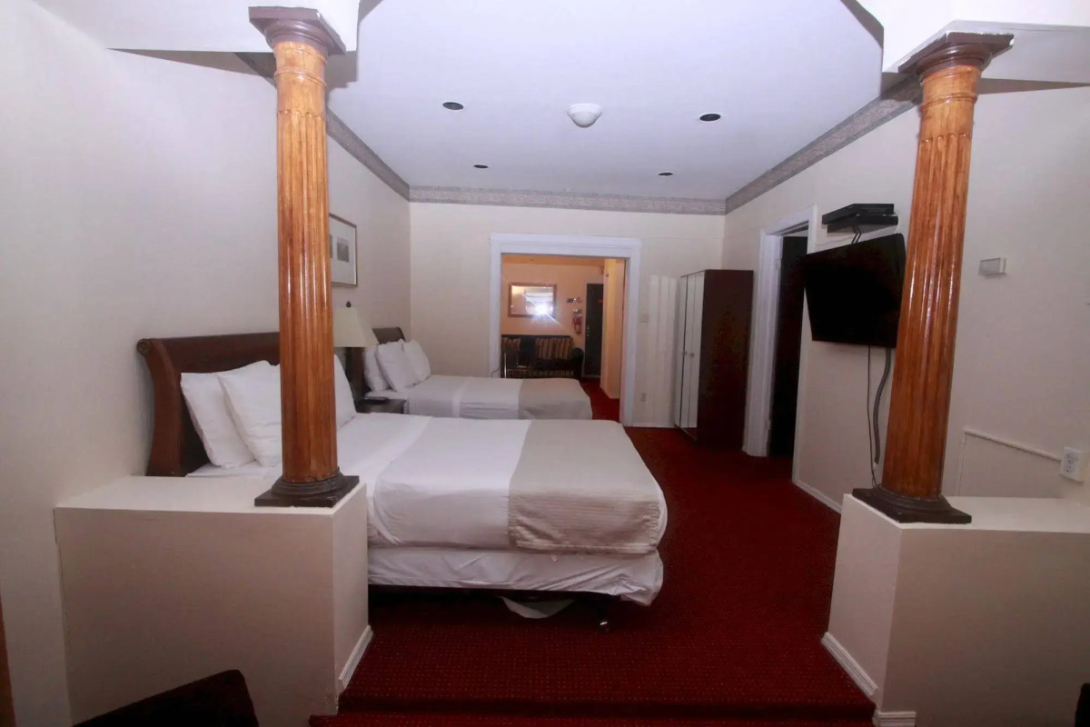 Midwood Suites Brooklyn