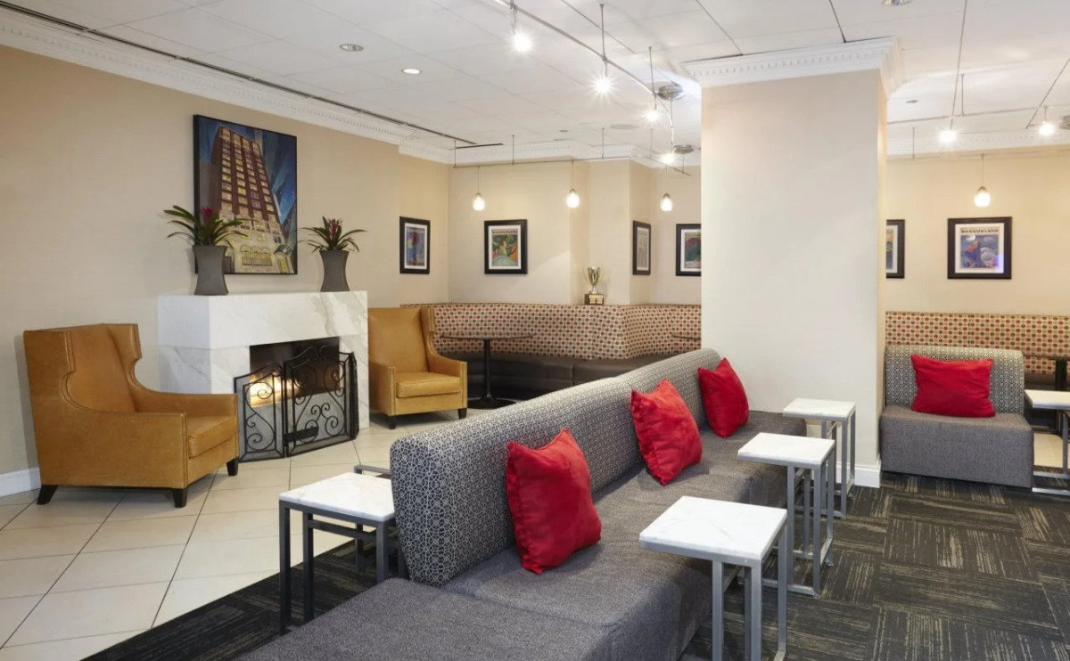 Holiday Inn Express Chicago - Magnificent Mile by IHG