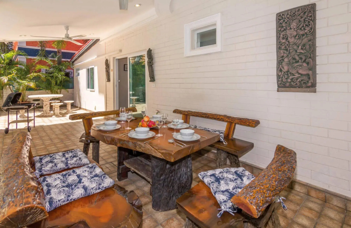 Villa Waree 5 minutes from City and Beach