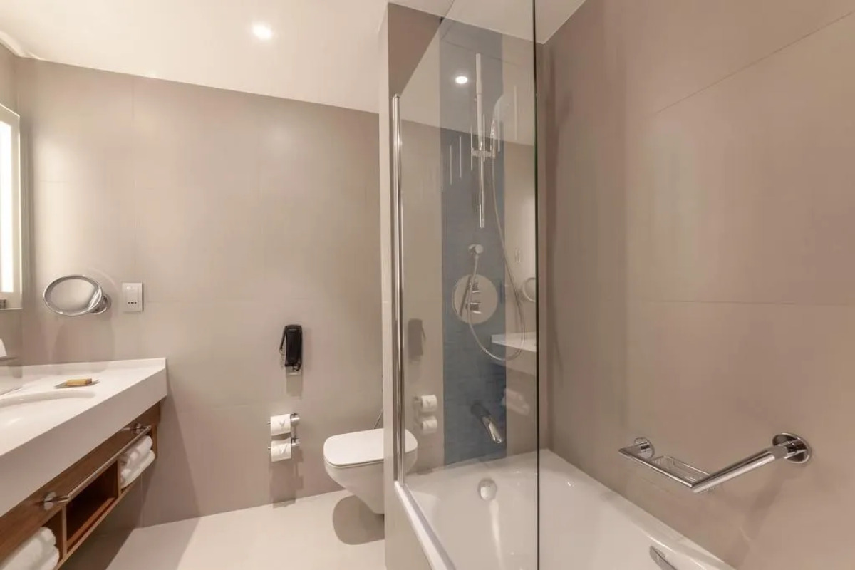 Отель DoubleTree by Hilton Dubai Al Jadaf