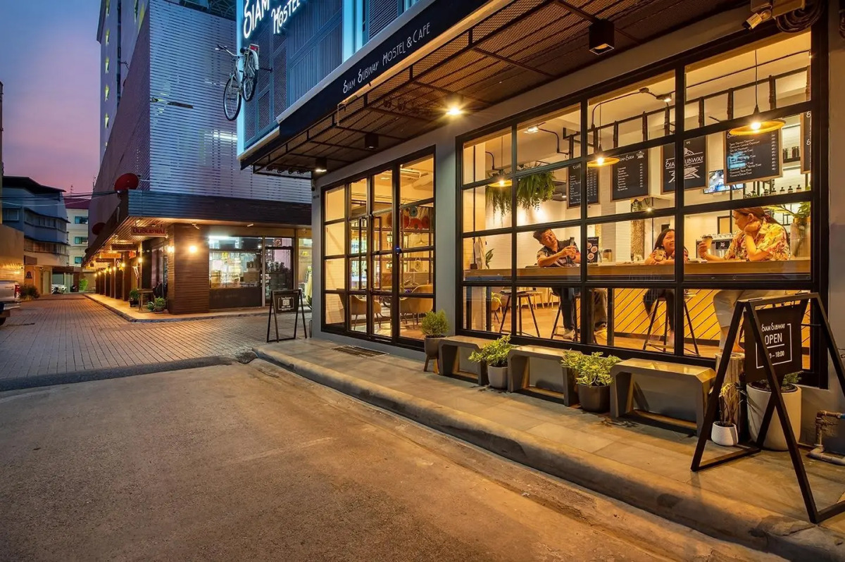 Siam Subway Hostel and Café