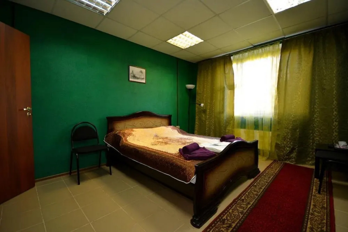 Часы Бунинская аллея