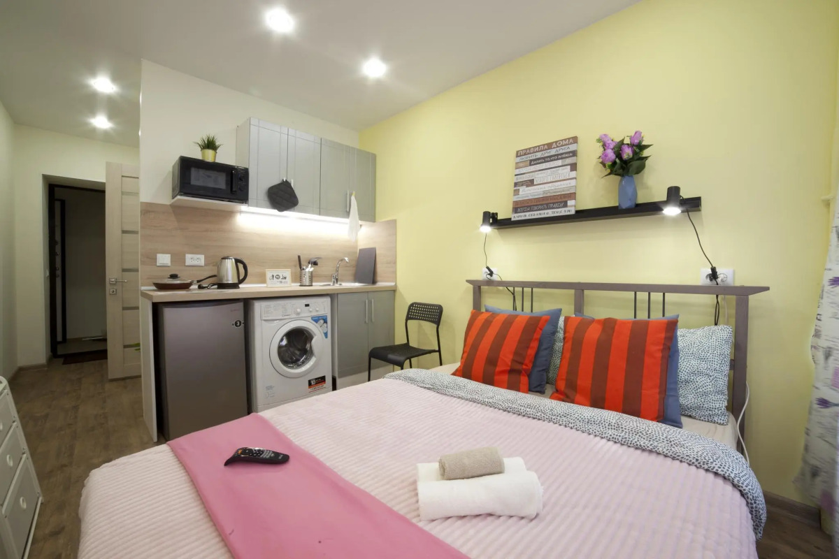 Диван и Чемодан на ул. Серафимовича, 1/4