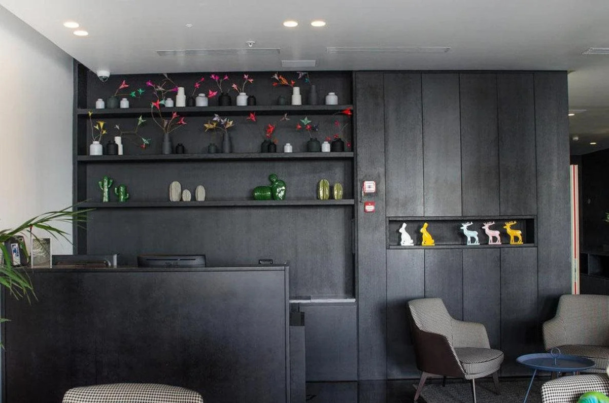 Sea Side by Zvieli Hotels