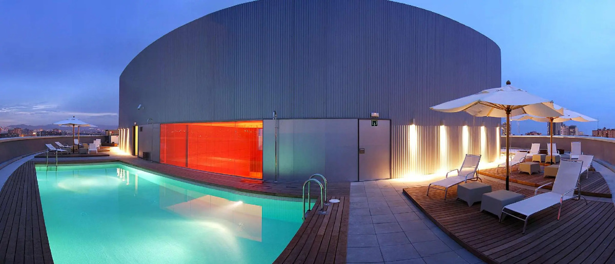 Отель Barcelona Condal Mar Affiliated by Meliá