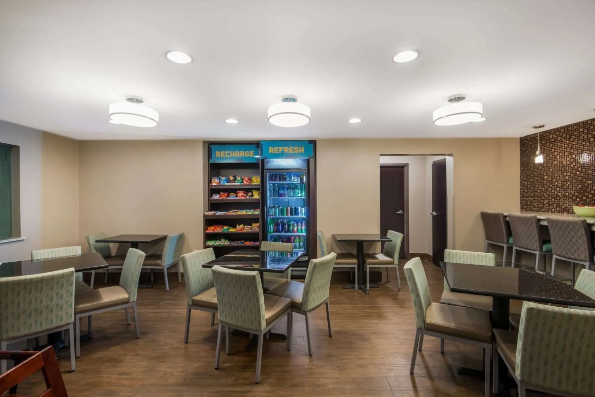 Clarion Pointe Downtown