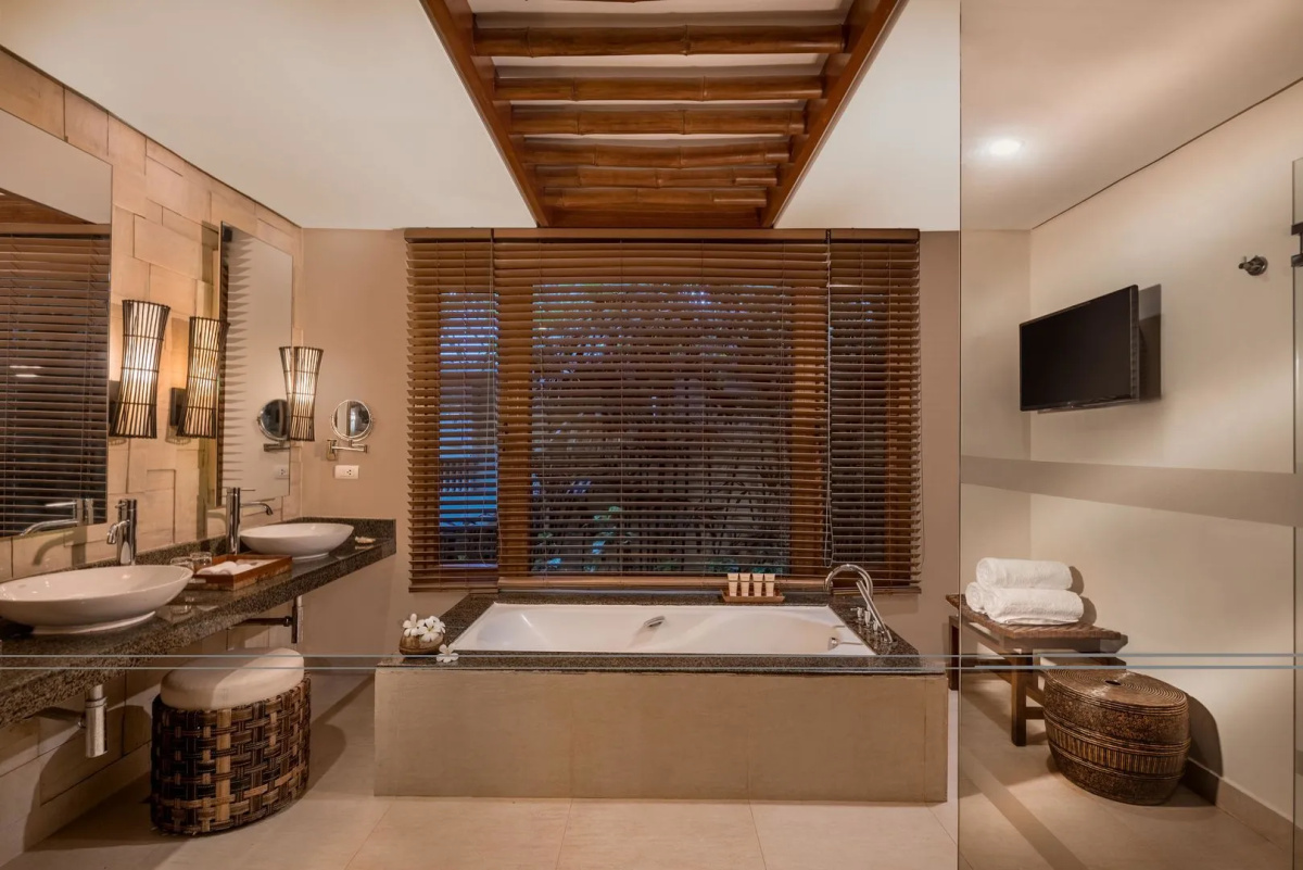 Crimson Resort and Spa Mactan