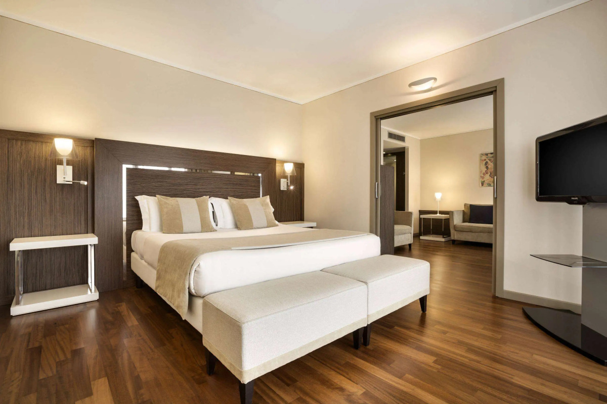 Отель Ramada Plaza by Wyndham Milano