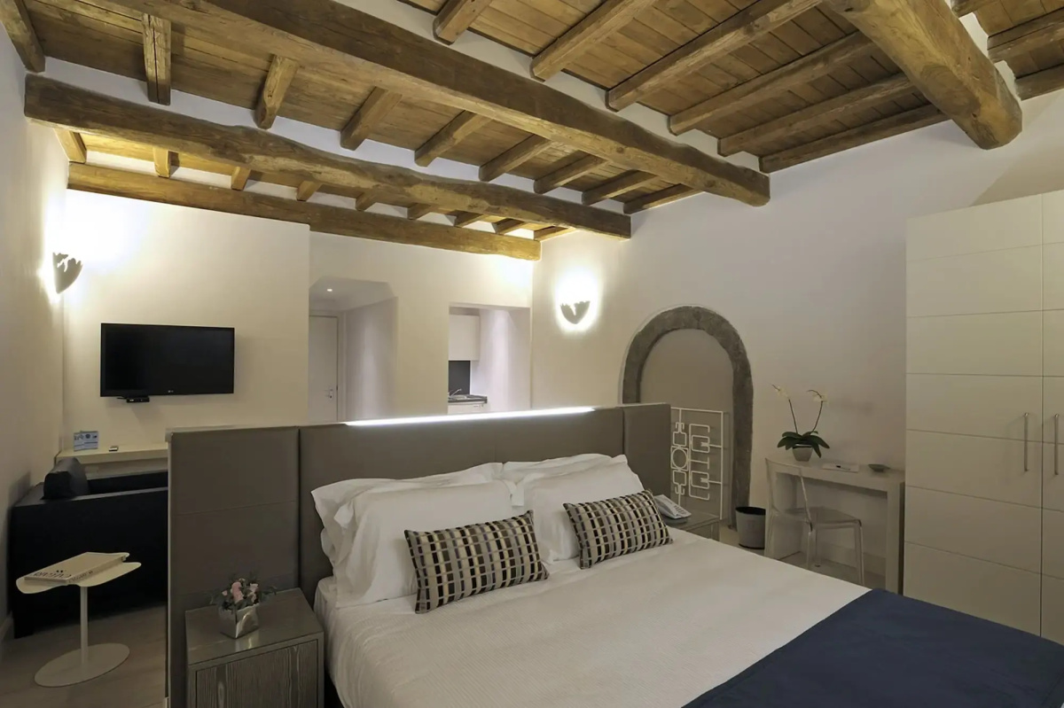 Trevi Palace Luxury Inn