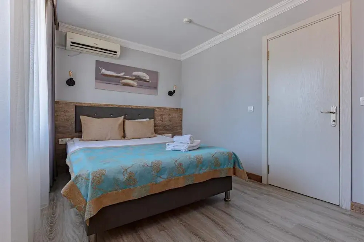 Seven City Hotel