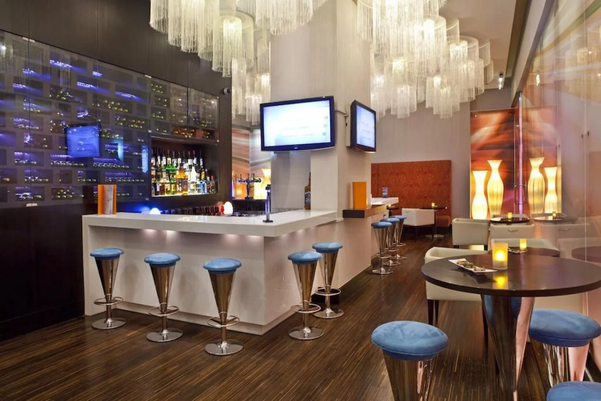 Отель Novotel Suites Mall Avenue Dubai