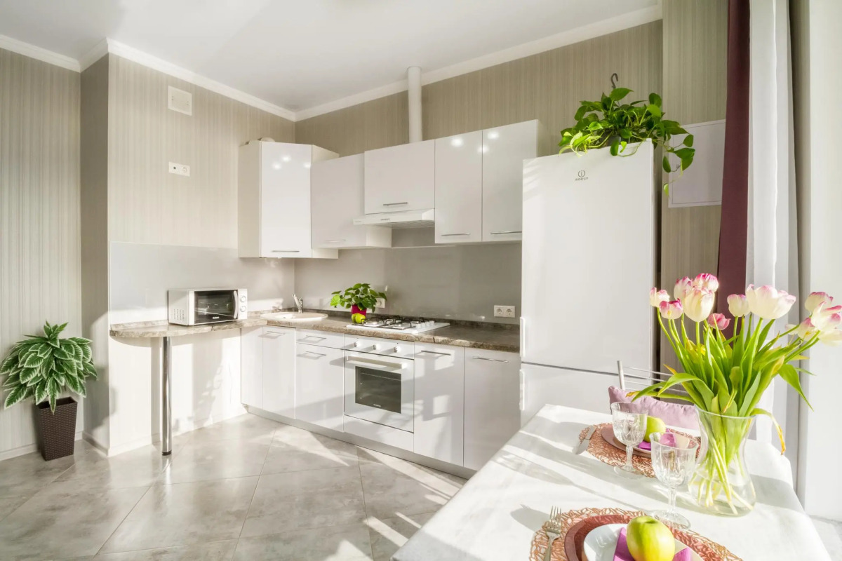 Южный берег на набережной Адмирала Серебрякова