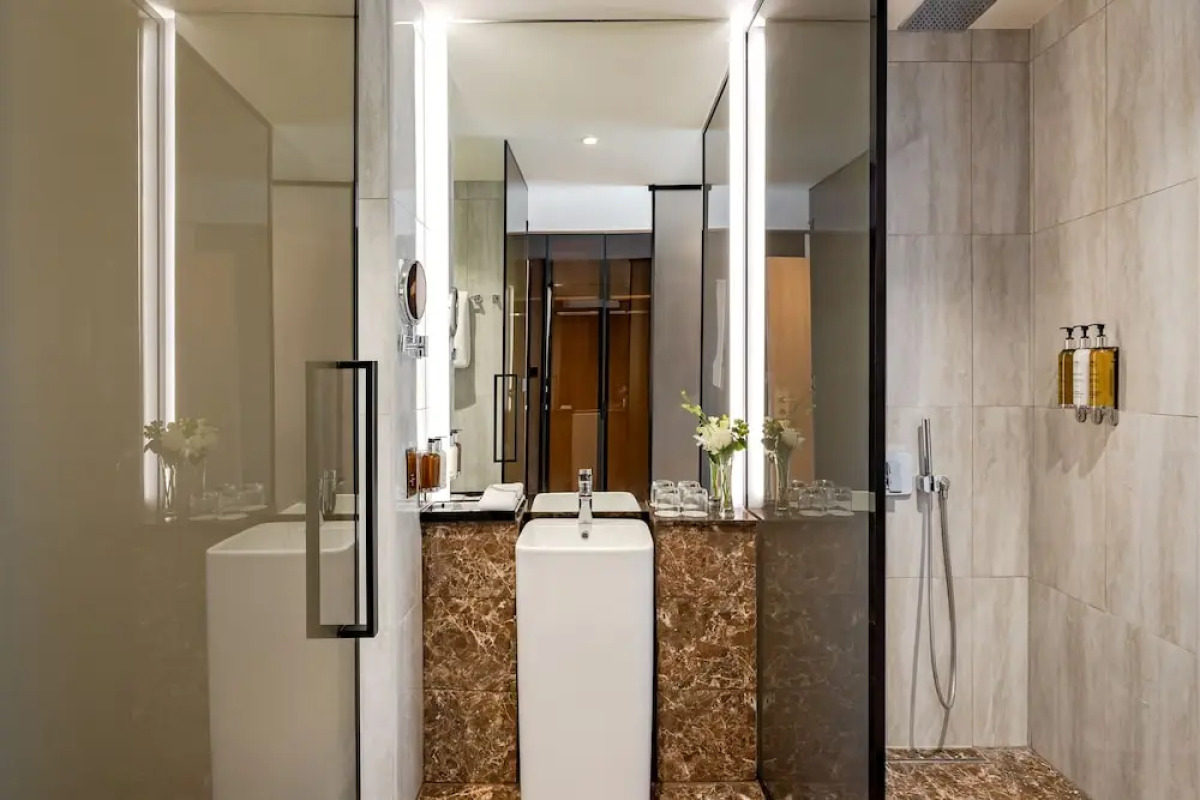 Отель Voco Dubai Monaco The Heart of Europe