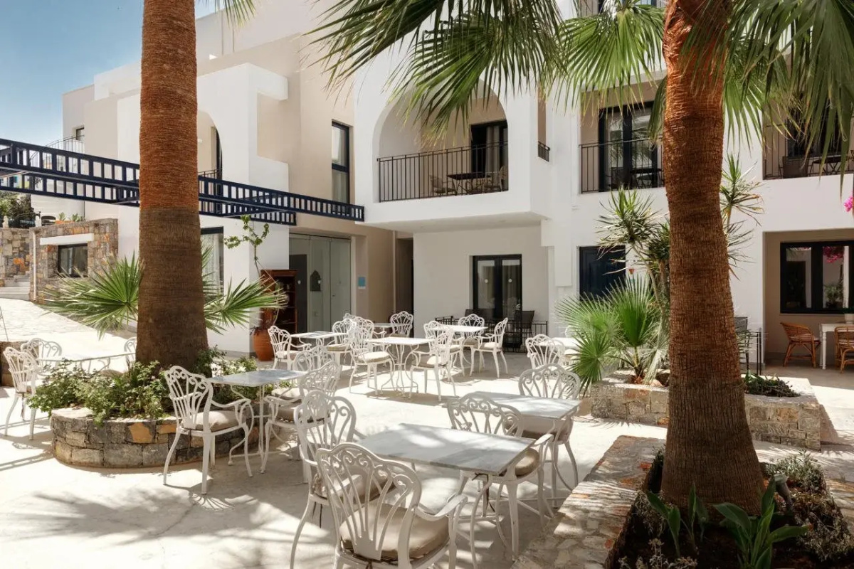 Nami Hotel & Suites