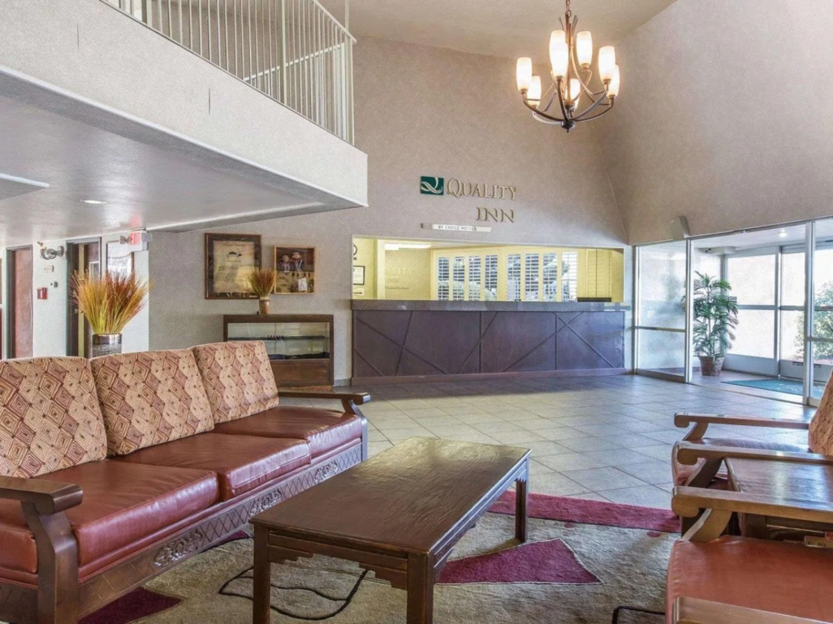 Quality Inn View of Lake Powell - Page