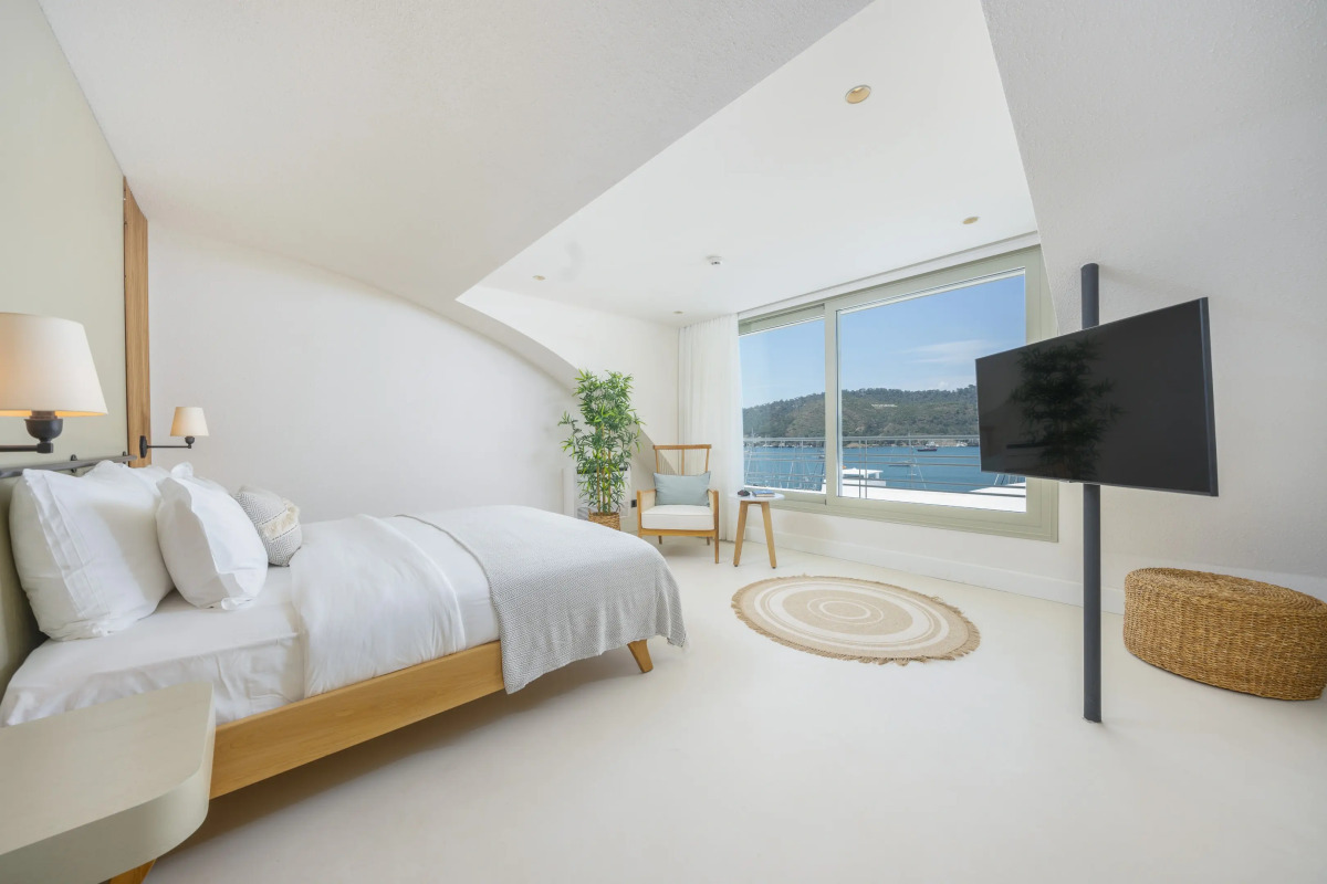 Yacht Classic Hotel - Boutique Class