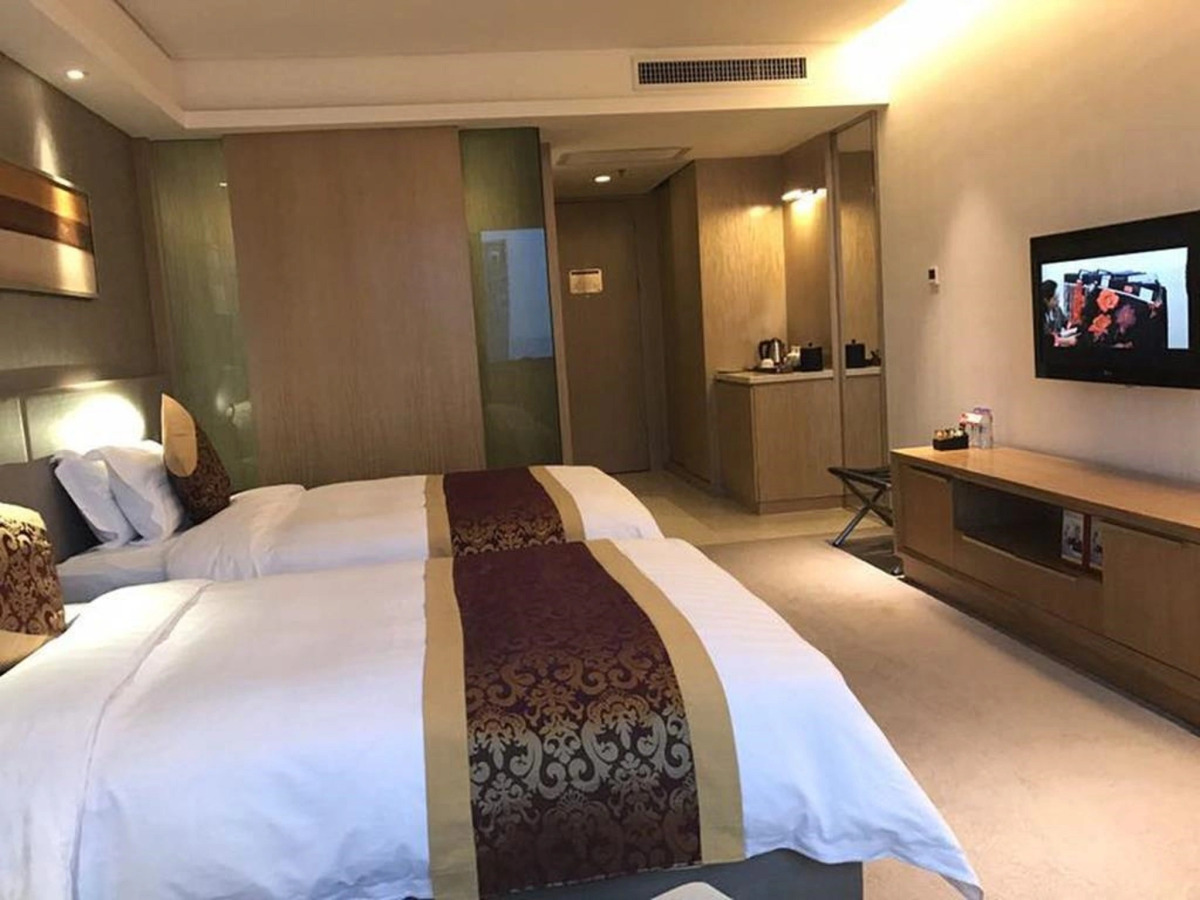 Guangzhou Pearl River International Hotel （Yijing Lu Metro Station）