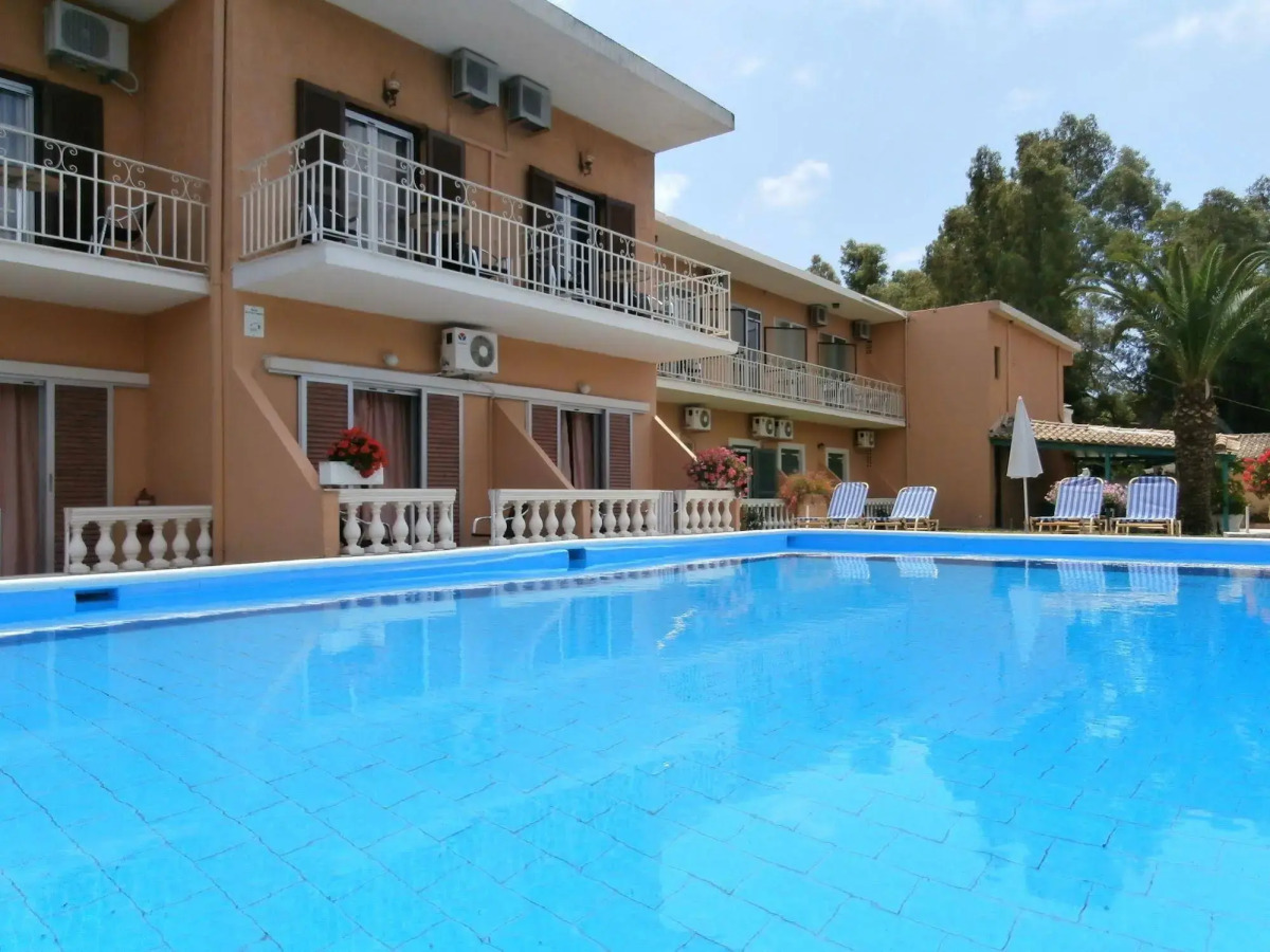 River Studios & Apartments