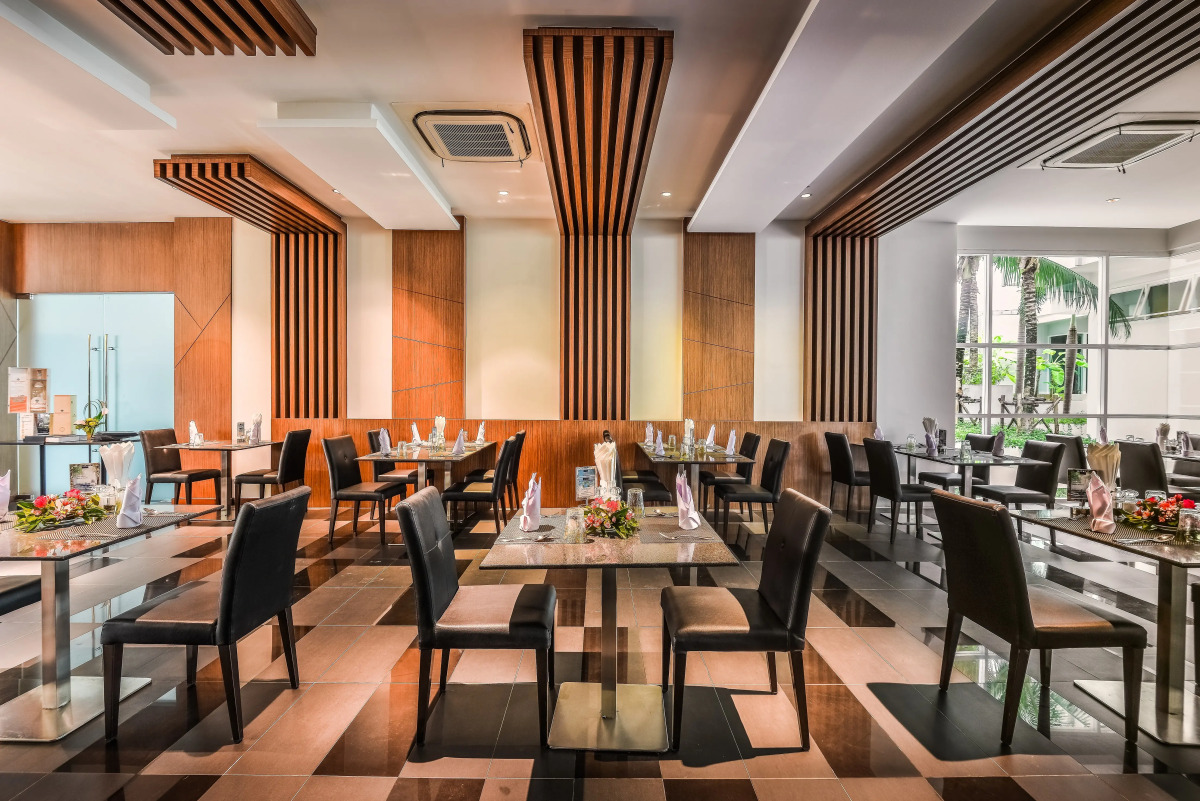 Курортный отель Fishermen's Harbour Urban Resort