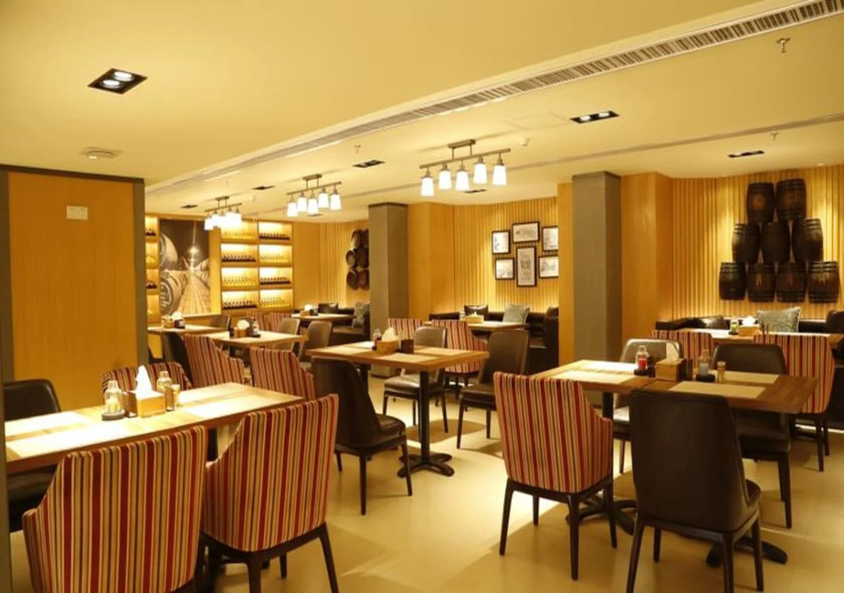 Orange Hotel Guangzhou Quzhuang Metro Station