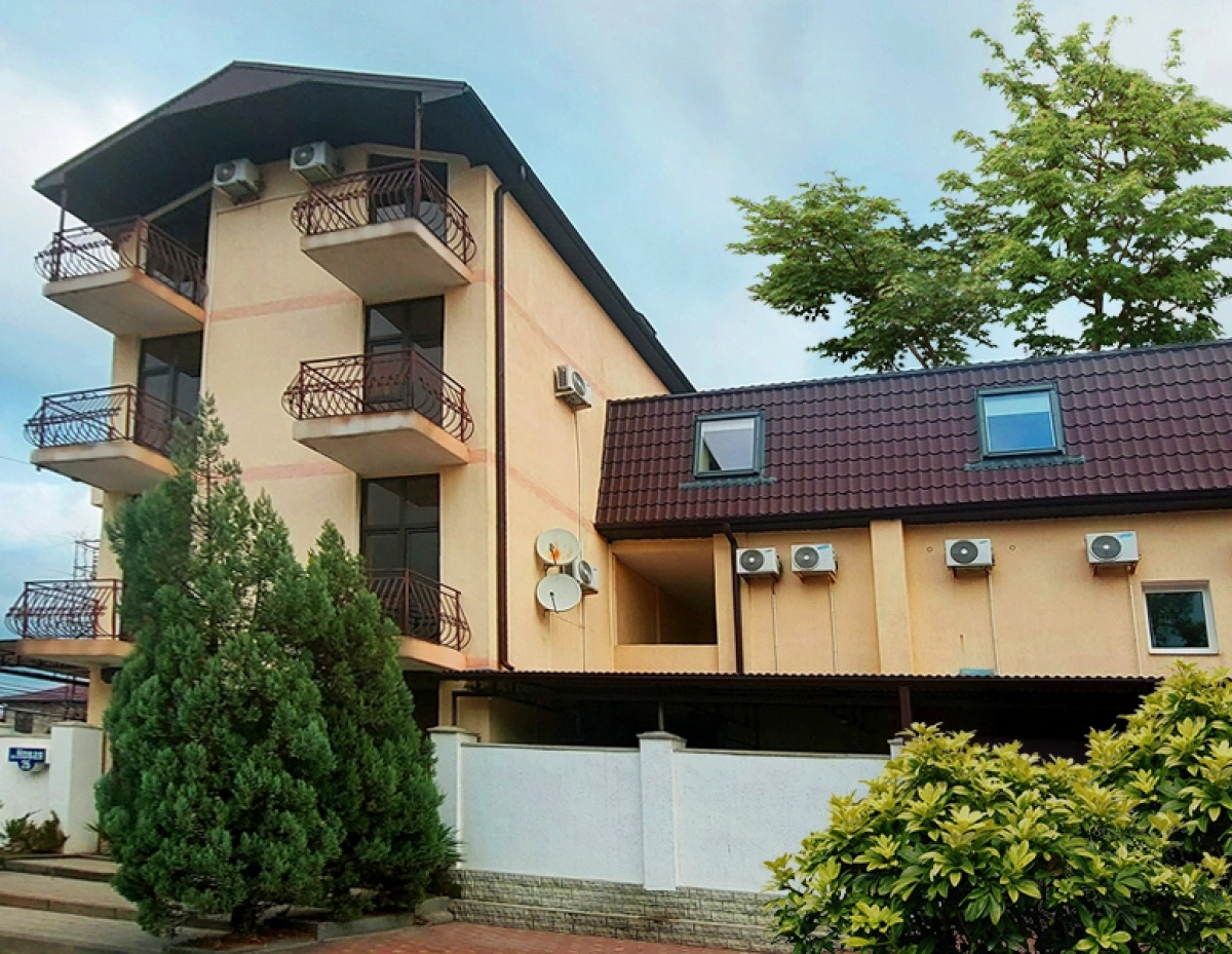 Бриз Family Hotel