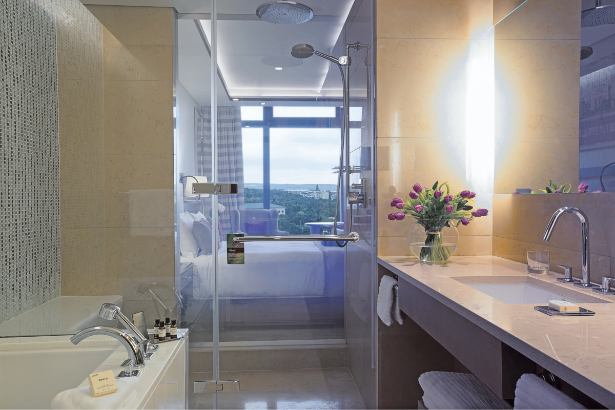 Отель Fairmont Baku at the Flame Towers