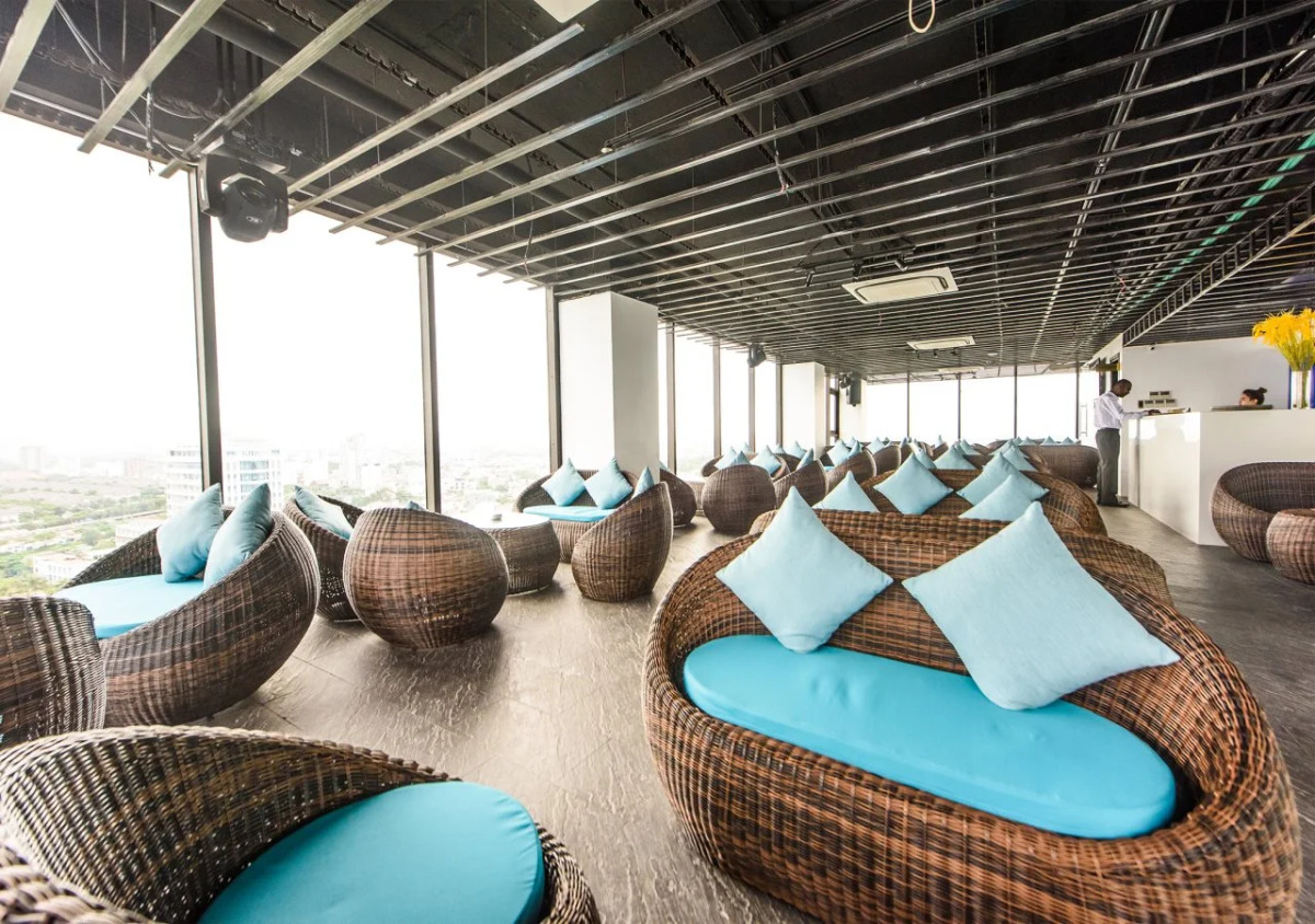 Yarra Ocean Suites Danang