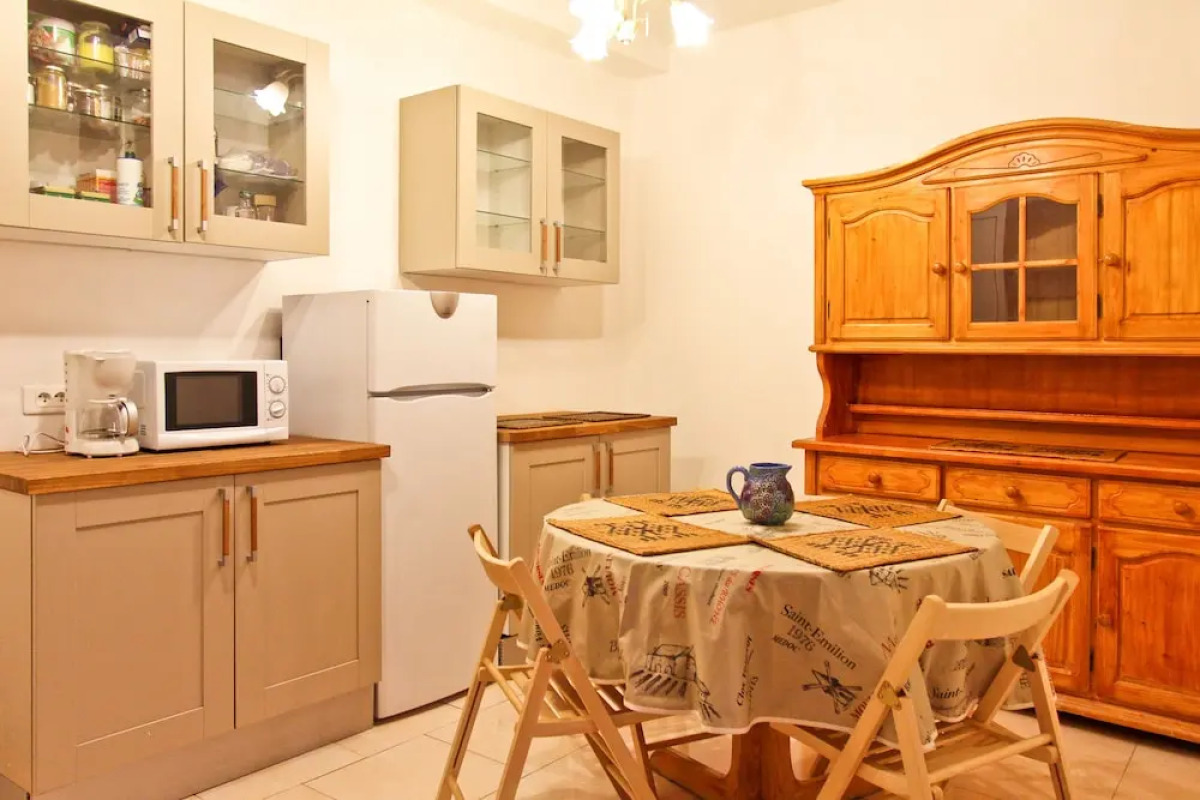 Private Room 1 Old Town Beach Parking