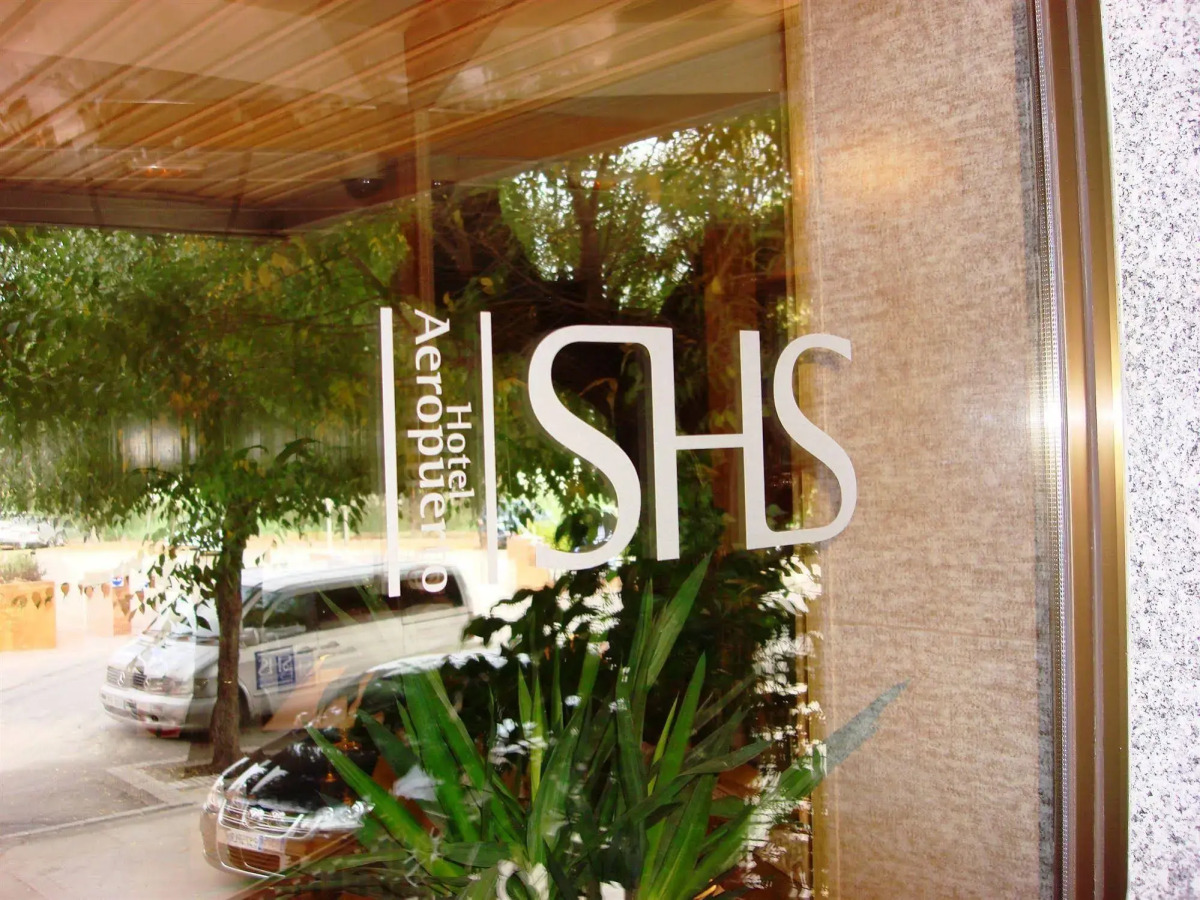 AP Hotel and Parking