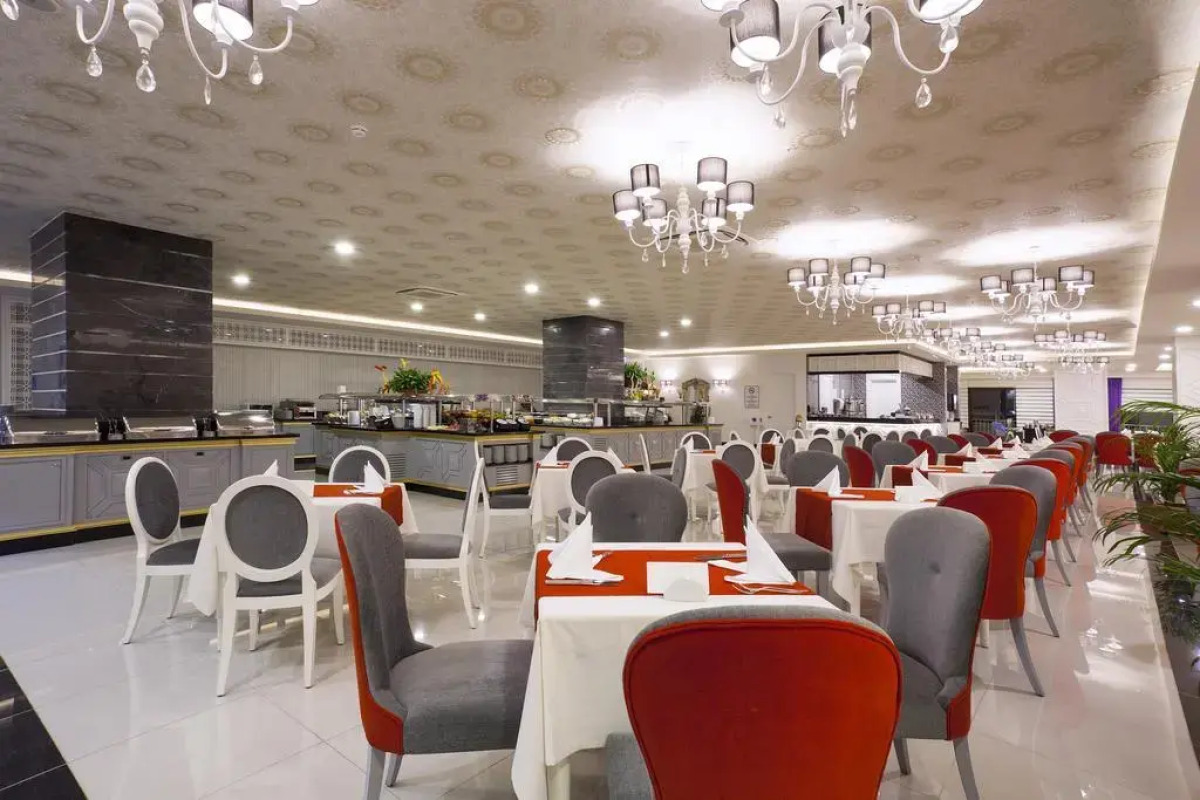 Hotel Orange Palace Side