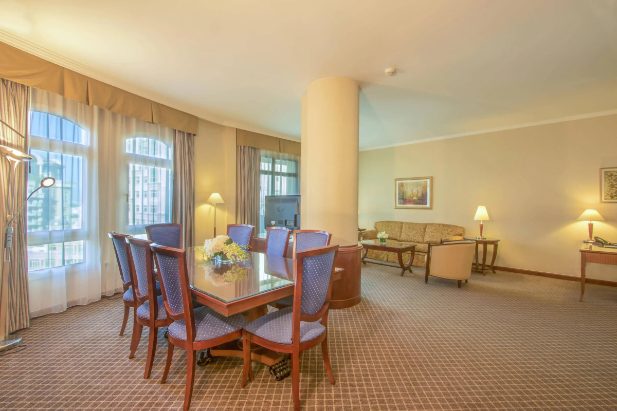 Отель Swissotel Al Murooj Dubai