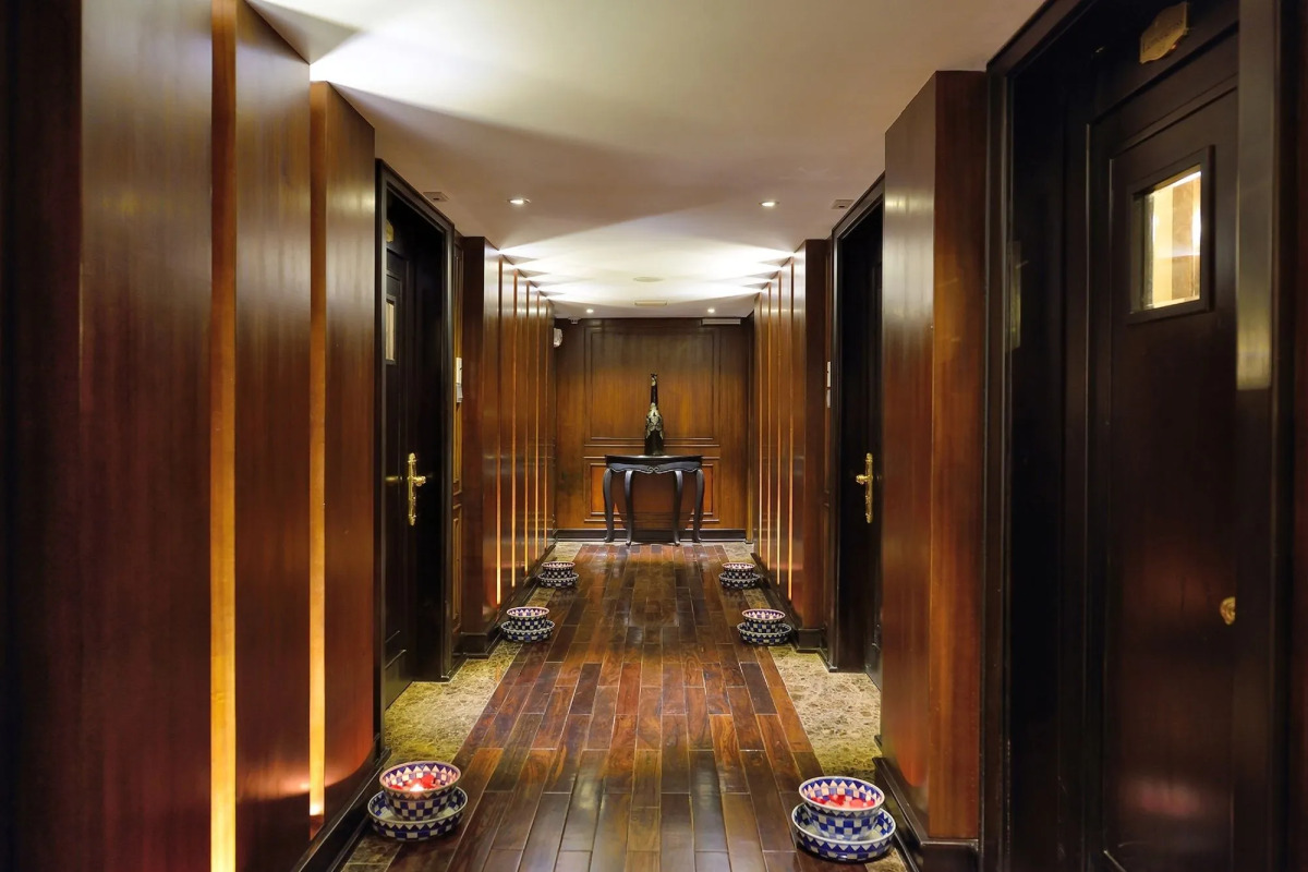 Paradise Suites Hotel