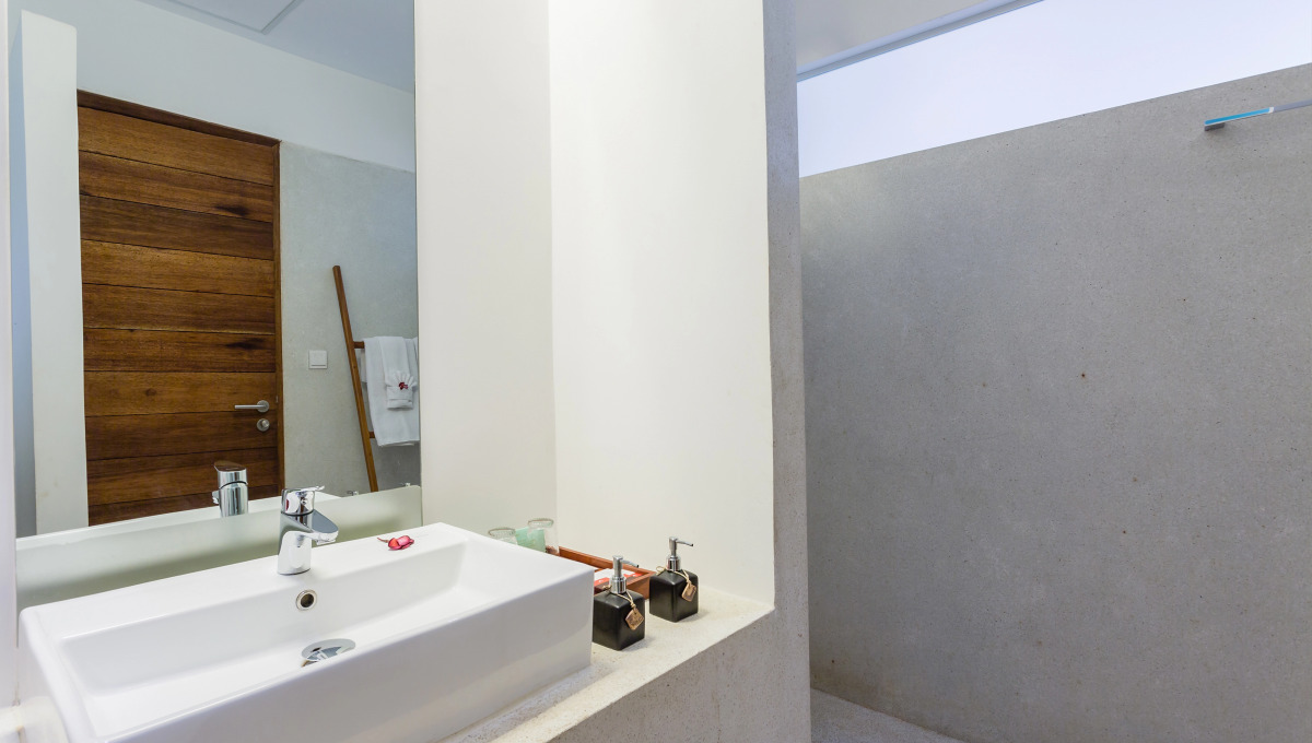 Lynnaya Urban River Resort