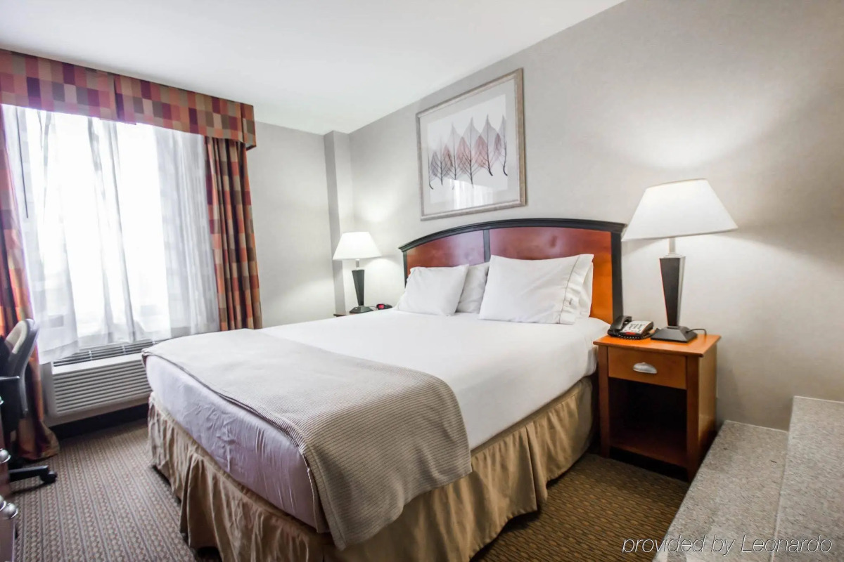 Red Lion Inn and Suites Brooklyn