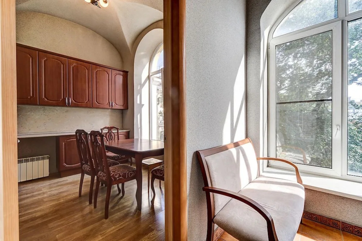 FlatStar on Nevsky 27